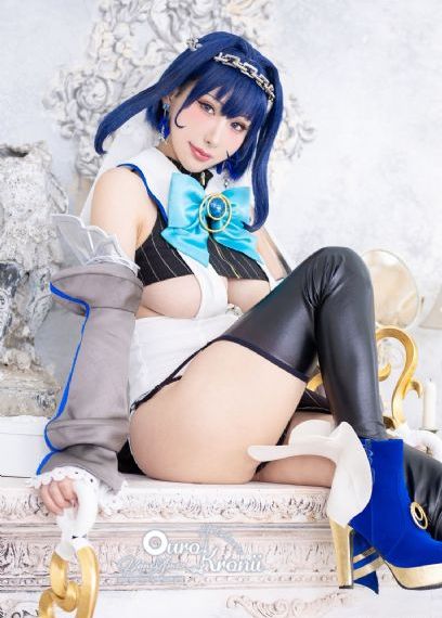 美女把胸全部露出_视频全集